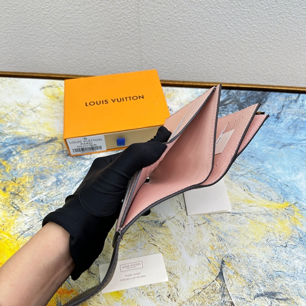 LVコピーウォレット着用イメージ